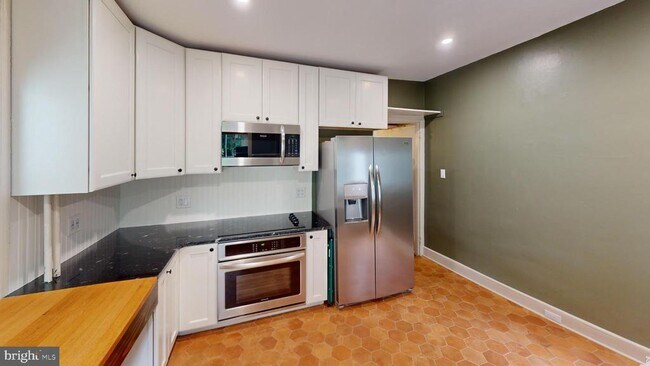 Foto del edificio - 8514 Shawnee St