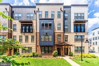 Building Photo - 1668 Bandit Loop