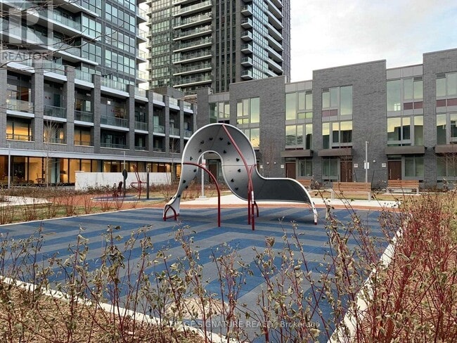 Building Photo - 2 Sonic Way