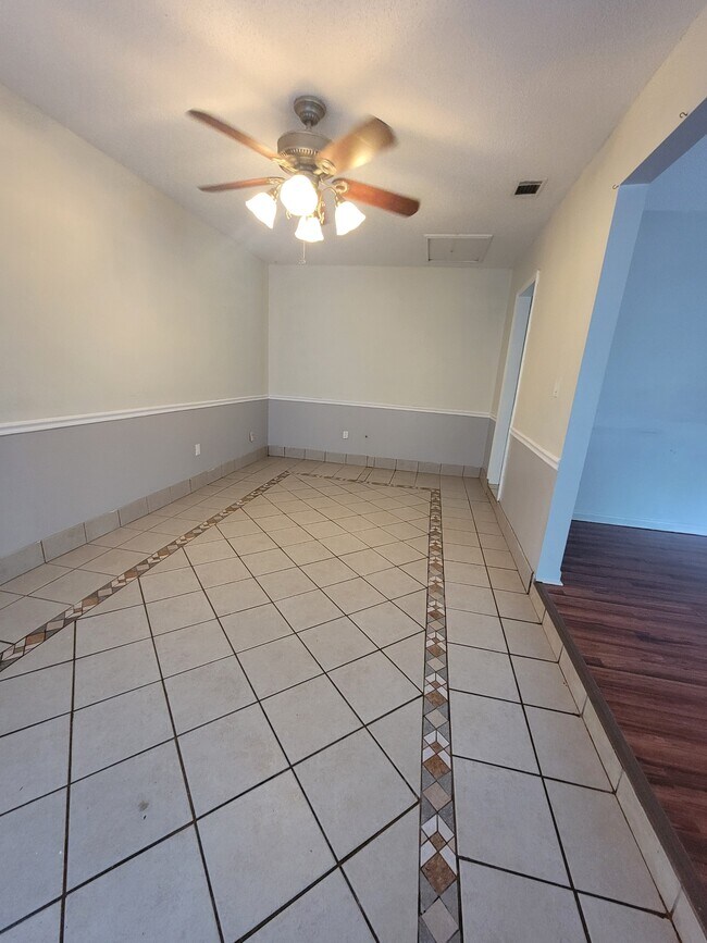 Foto del edificio - 318 W Whatley St