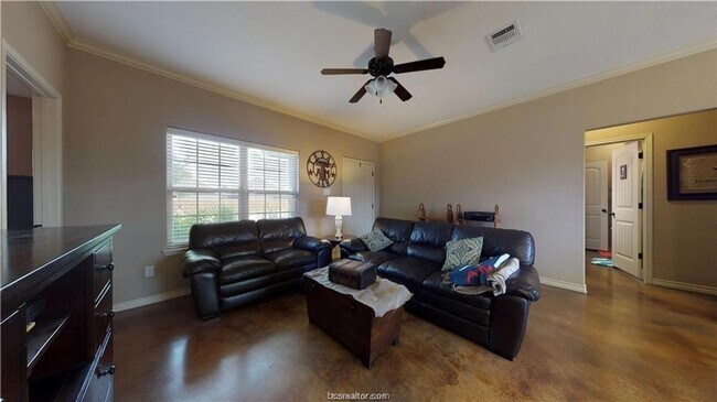 Foto del edificio - 412 Deacon Dr