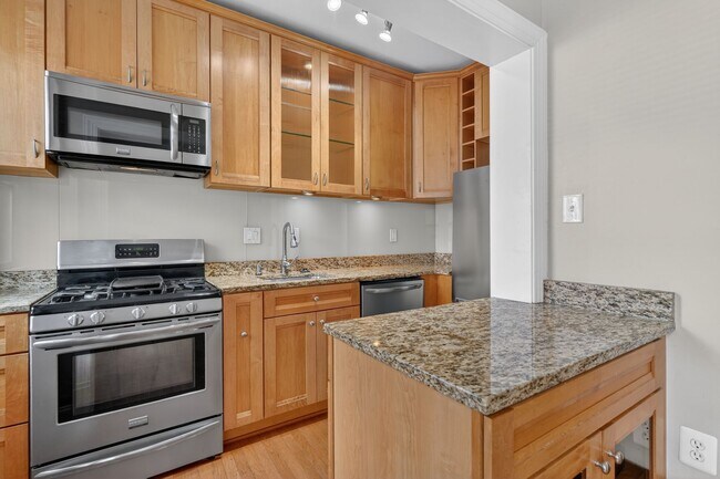 Foto del edificio - 3616 Connecticut Ave NW