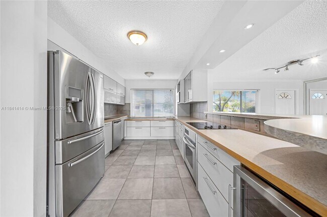 Foto del edificio - 2632 SE 10th Ct