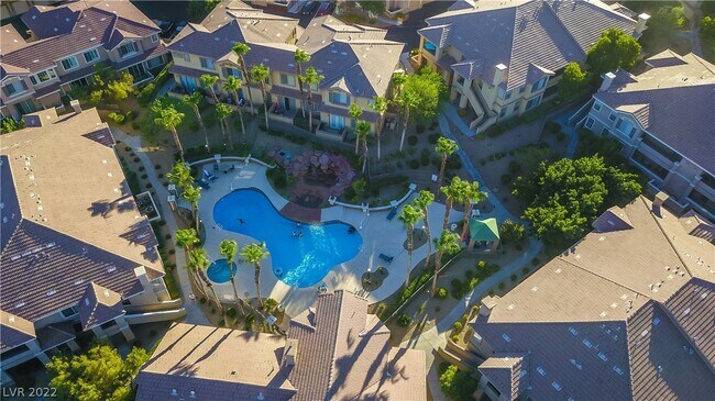 Foto del edificio - 9901 Trailwood Dr