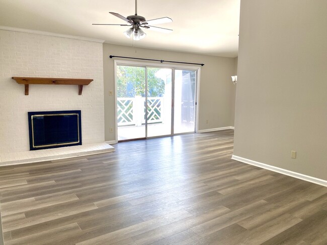New Paint & Flooring - 2907 Iron Gate Ln