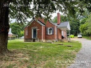 Building Photo - 3652 Roundhill Ave NW