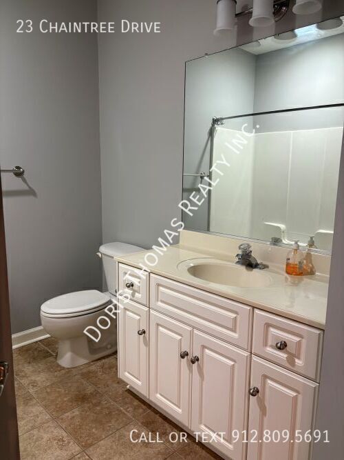 Building Photo - 23 Chaintree Dr