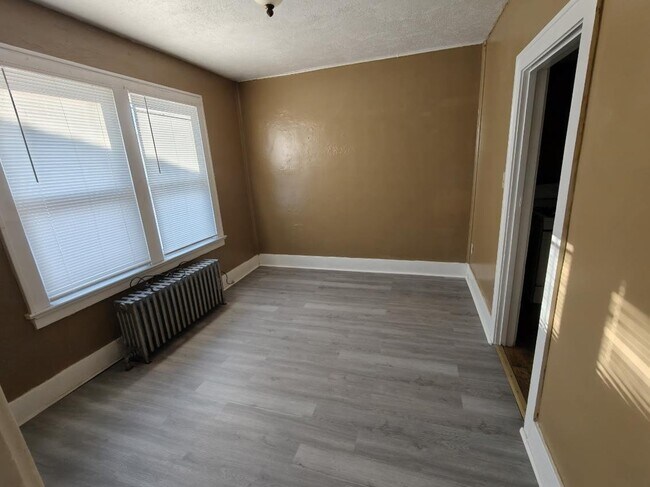 Foto del edificio - 838 Hemlock Way