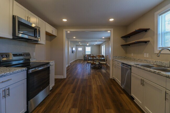 Foto del edificio - 4 Bedroom 2 Bathroom House in Brookland