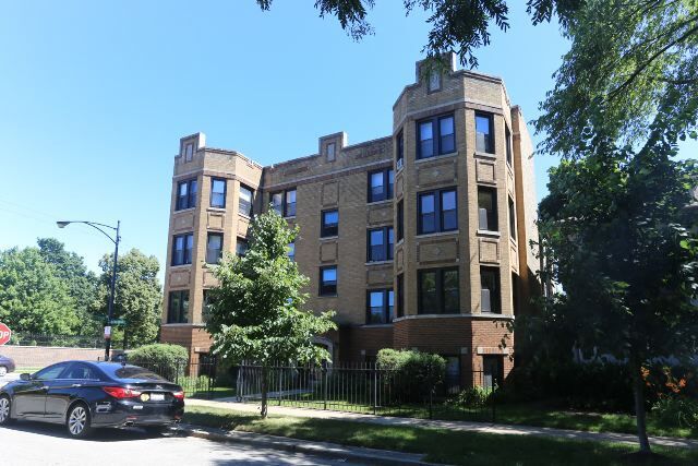 Building Photo - 4218 N Clark St