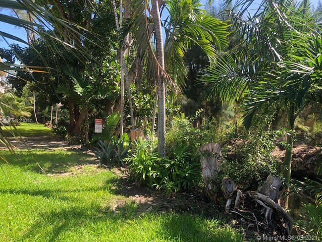 Foto del edificio - 7901 SW 64th Ave