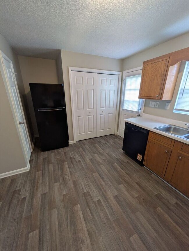 Foto del edificio - 2BD/1BA Unit at The Squires in Newton, NC