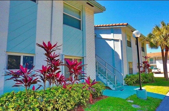 Photo - 2730 Forest Hills Blvd Apartment