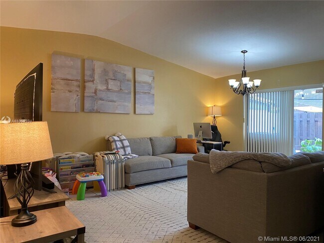 Foto del edificio - 8145 SW 152nd Pl