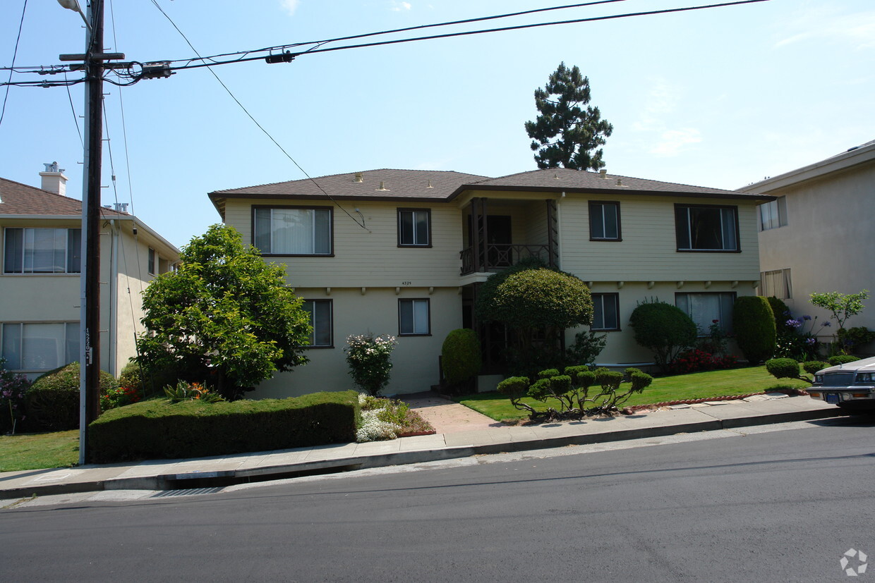 Building Photo - 4325 Beresford