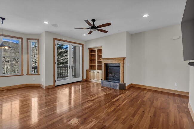 Foto del edificio - Canyon Links Townhomne