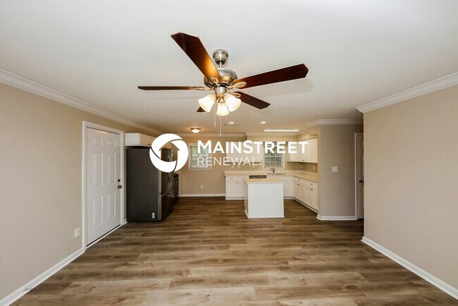 Building Photo - 3 Bedroom Pet-Friendly Home in Powder Springs, GA with Main Street Renewal