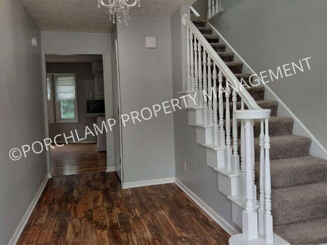 Building Photo - 3045 Chaminade Ct SW