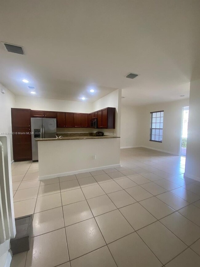 Building Photo - 9408 SW 171st Pl