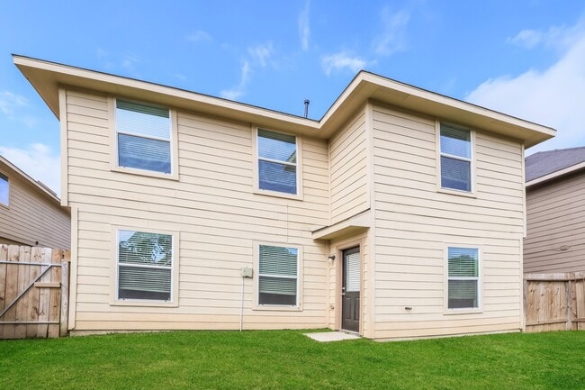 Building Photo - 2446 Tomica Ct