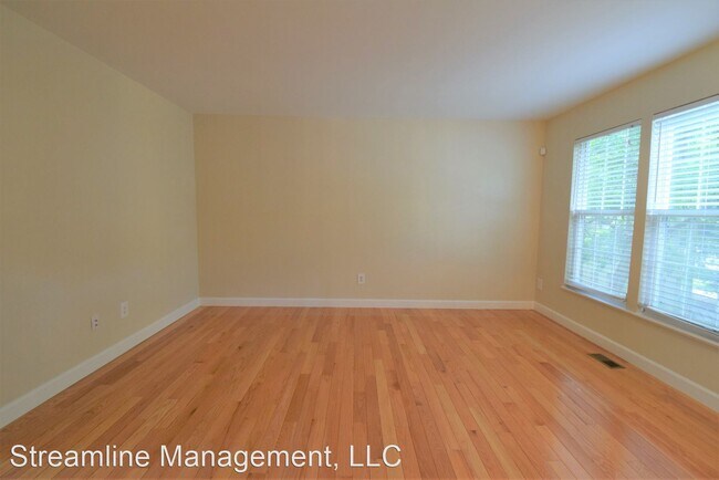 Building Photo - 3 br, 3.5 bath House - 2176 S Glebe Rd