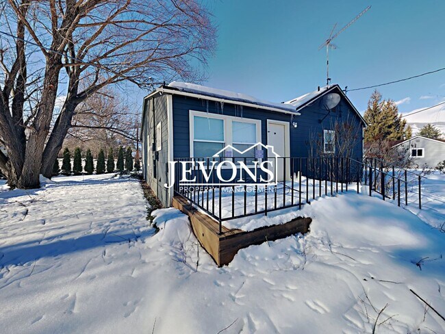 Foto del edificio - Pet-Friendly 3-Bedroom Home in Naches with Easy Access to Hwy 12