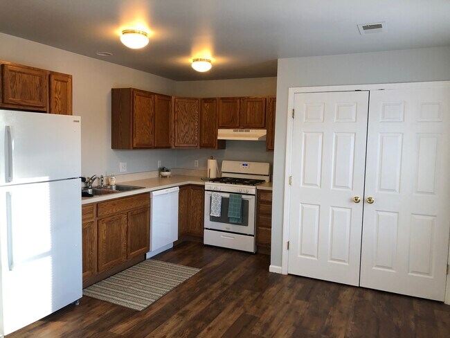 Building Photo - 4854 Rokos Ct