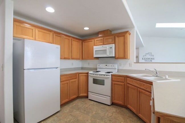 Building Photo - 5519 Salem Dr