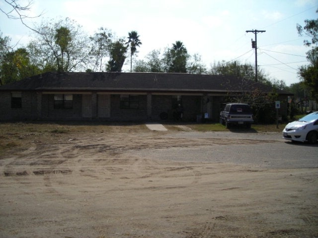 Building Photo - 401 Vela Jackson Ave