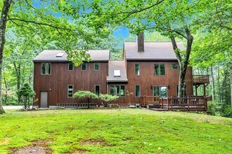 Building Photo - 10 Kendall Hill Rd
