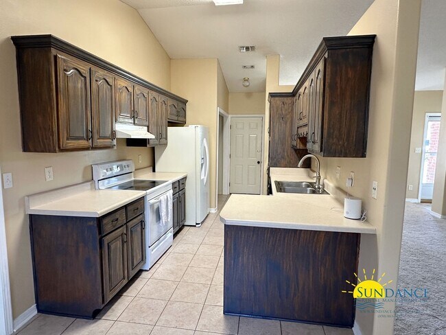 Building Photo - Charming 3-Bedroom Home in Hidden Estates Minutes from Navarre Beach!