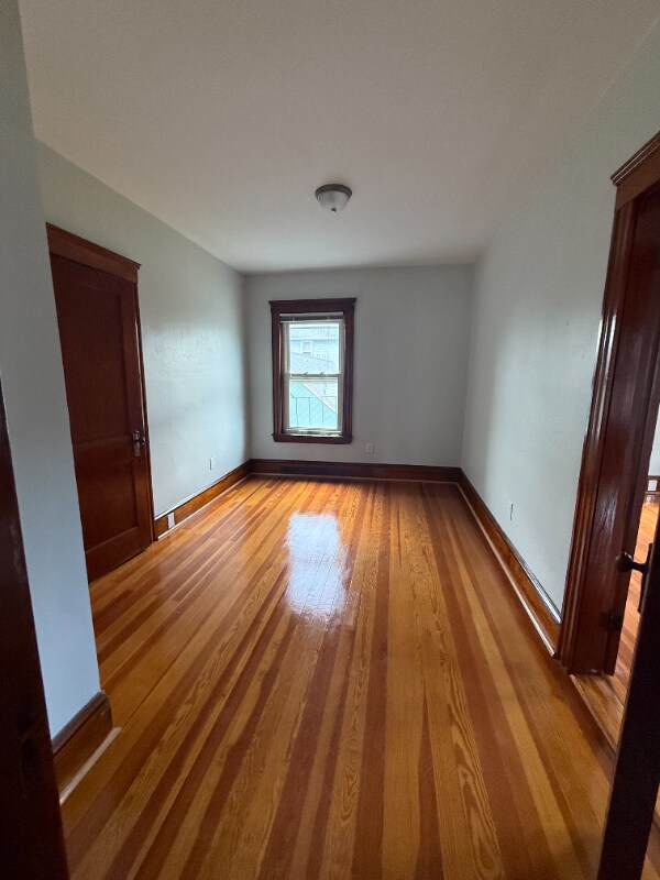 Foto del edificio - 363 Logee St