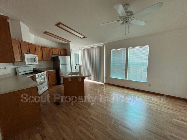 Building Photo - 28676 Via Playa Del Rey