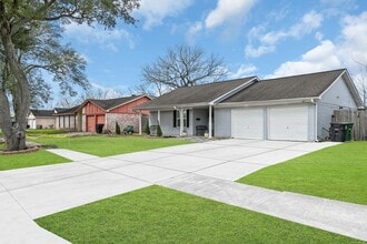 Building Photo - 11811 Flushing Meadows Dr