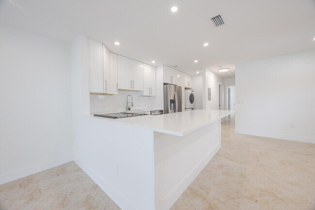 Building Photo - 2625 Lowson Blvd