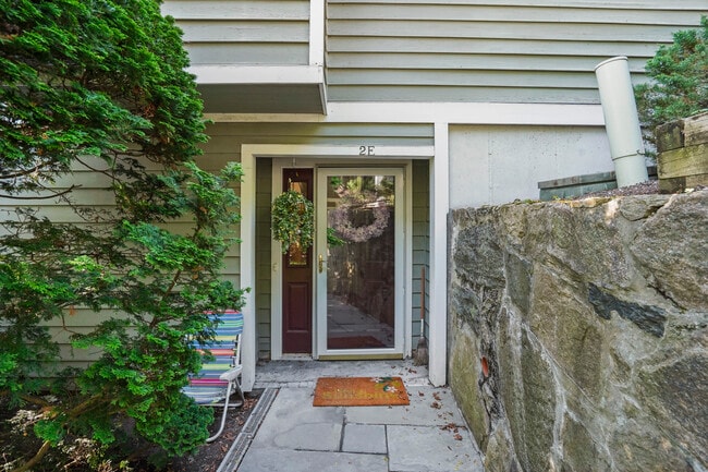 Building Photo - 333 Palmer Hill Rd