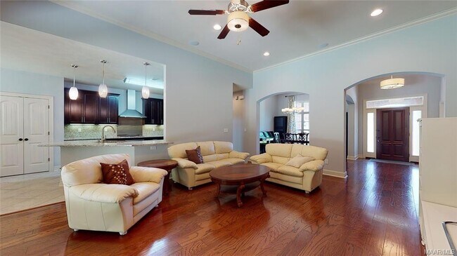 Foto del edificio - 9131 Thetford Way