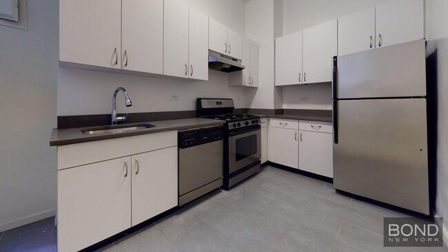 Foto del edificio - 200 W 58th St