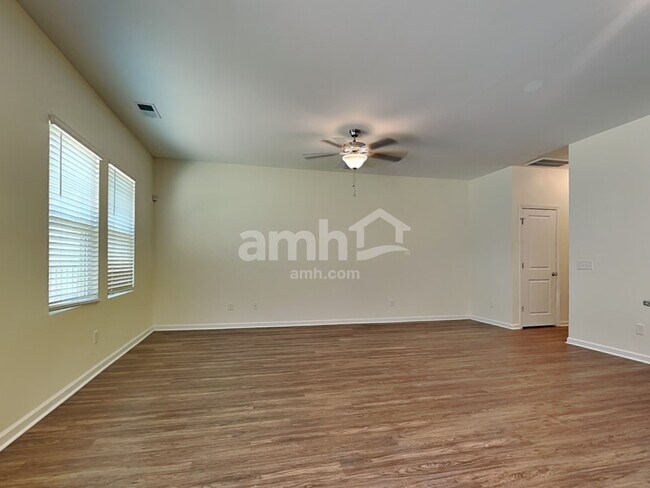 Building Photo - 134 Orion Way