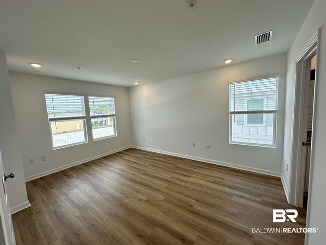 Building Photo - 4450 Lost Bay Dr