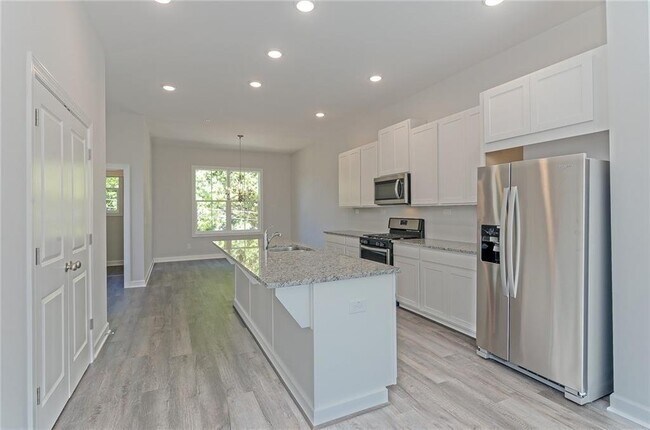 Building Photo - 2759 Bell Dr SE