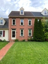 Building Photo - 223 Cross Keys Dr