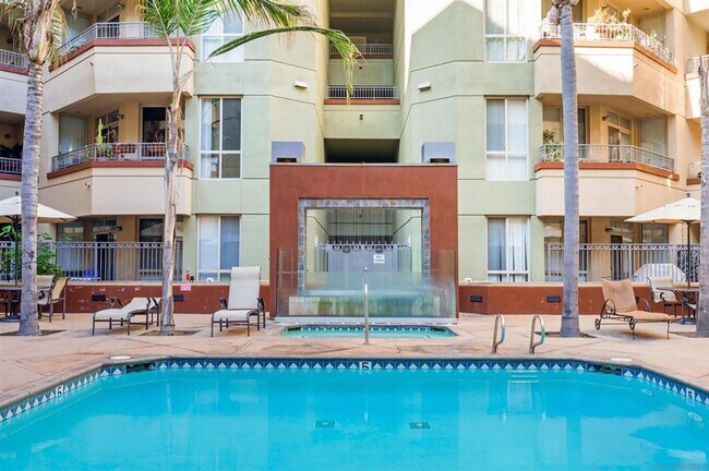 Foto del edificio - Beautiful One Bedroom Condo in the " Piazza Palermo." building! Pet considered!!