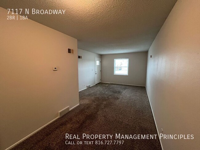 Foto del edificio - 7117 N Broadway