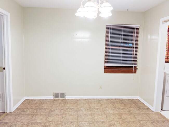 Foto del edificio - 214 S Hillsdale Ct