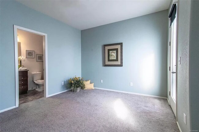 Building Photo - 13637 E Longview Ave