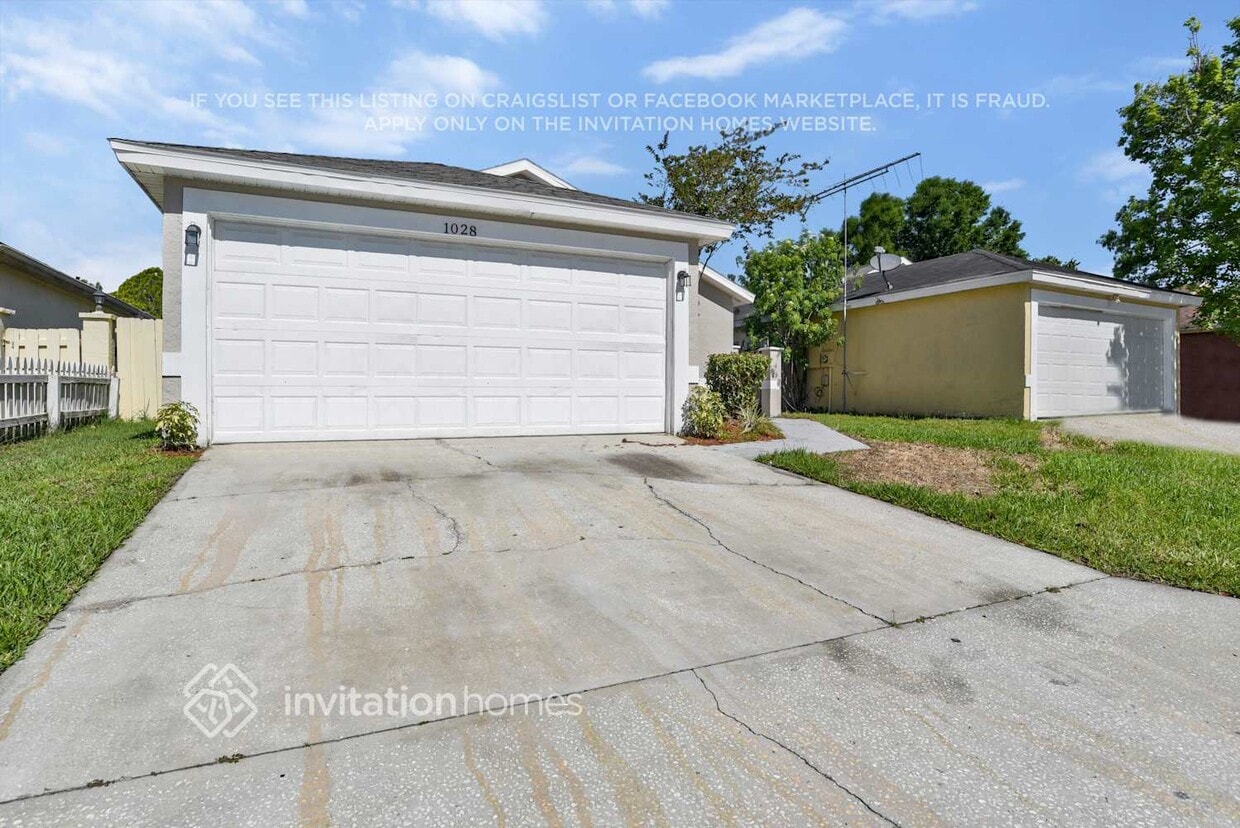 Primary Photo - 1028 Florida Holly Dr