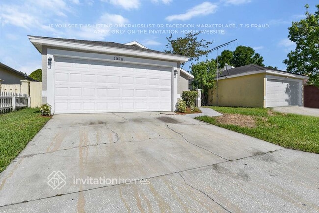 Building Photo - 1028 Florida Holly Dr