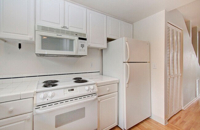 Foto del edificio - Bright Loft Condo with Stunning Columbia River Views