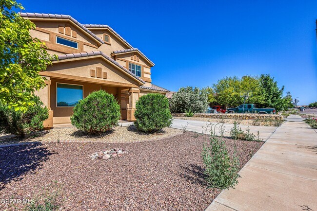 Building Photo - 5525 Valley Cedar Dr